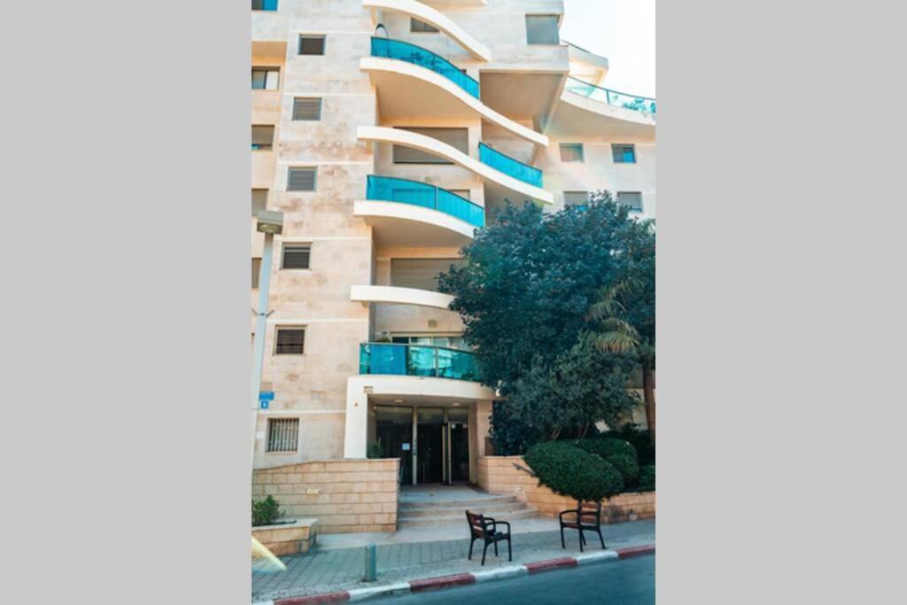North Jewel 3br+parking W/ Terrace - Berrystays Apartment Tel Aviv
